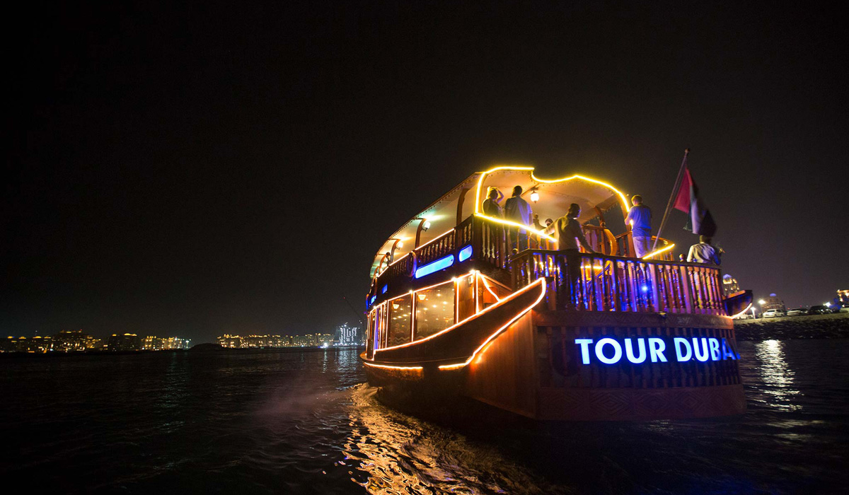 5-Star Tour Dubai Marina Dinner Cruise